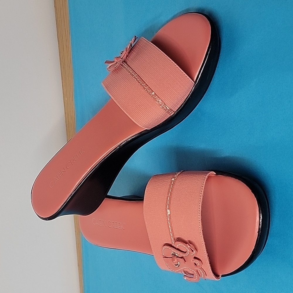 Cabin Creek Coral Octopus Wedges Sandals Size 9.5